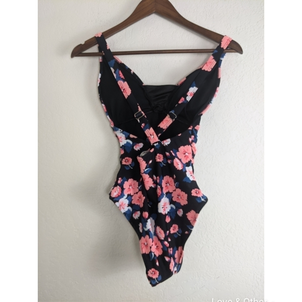 Cupshe Floral One-piece Cross back Swimsuit - Picture 5 of 5